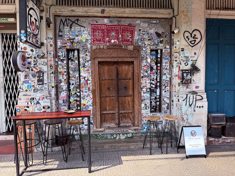 Teens of Thailand Bar in Chinatown Bangkok