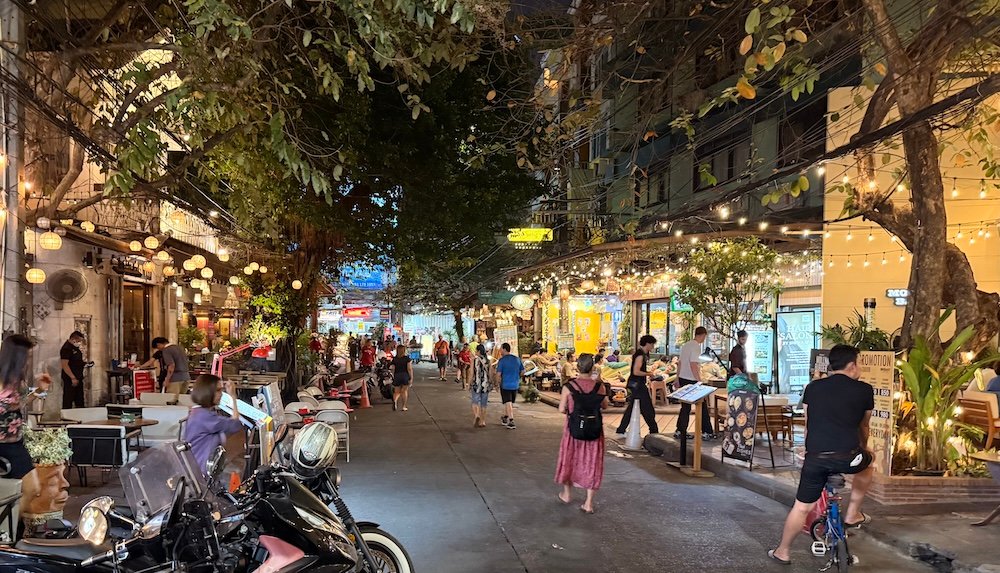 Thanon Ram Buttri - Khao San Road area Bangkok - where to stay
